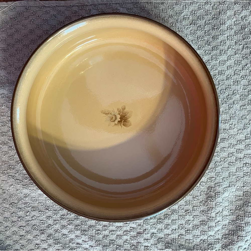 Elegant Cream Ceramic Bowl